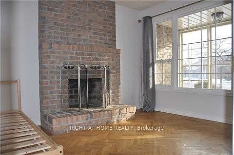 3rd image of 1036 Sawgrass Cres