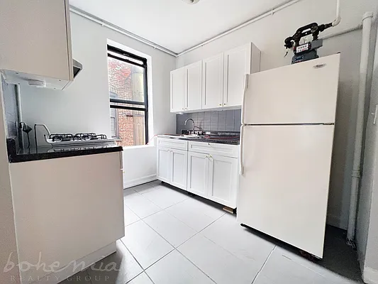 Rented by Bohemia Realty Group | media 23