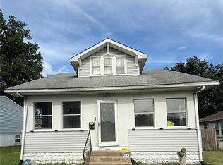 529 N 2nd St, Wood River, IL 62095