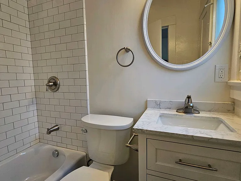 1058 Molino Ave — Photo 11