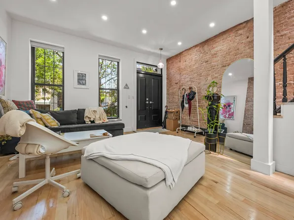 1118 Prospect Place image 6 of 18