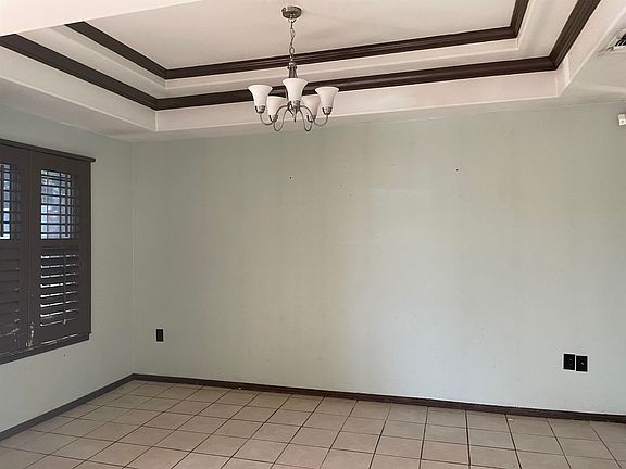 2nd image of 124 Flores Dr