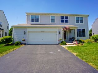 1901 Lake Bluff Ln, Hampshire, IL 60140