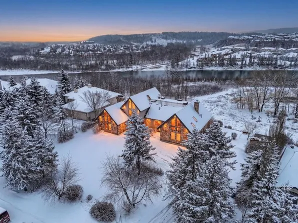 102 W Terrace Cres, Cochrane, AB T4C 1R9