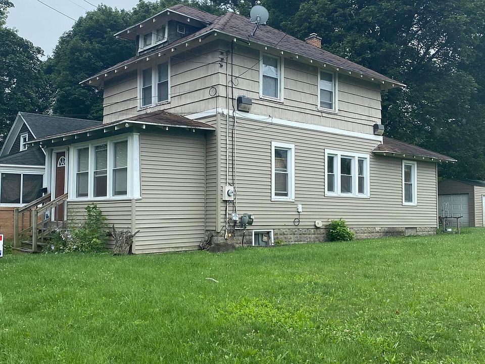 2nd image of 116 S Francis Ave