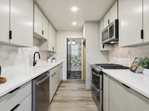 2510A Burly Oak Dr, Austin, TX 78745