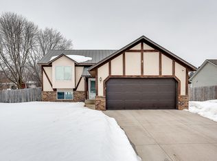 7260 Jenner Ln S, Cottage Grove, MN 55016