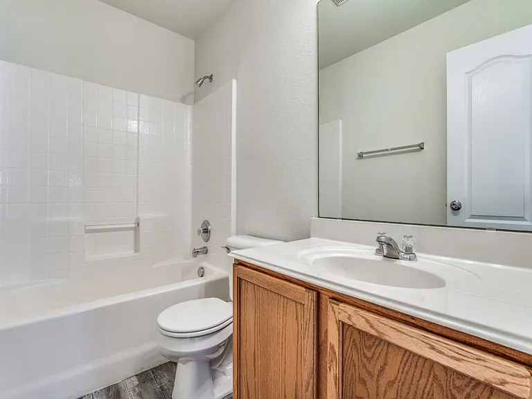 320 Cookston Ln — Photo 4