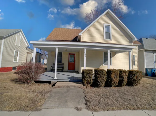 406 E Walnut St, Watseka, IL 60970