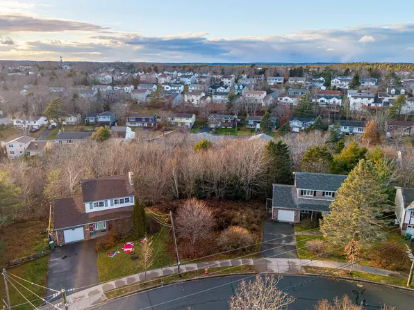 182 Rutledge St, Halifax, NS B4A 1X8