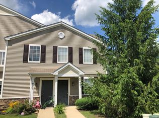 1901 Silverstone Dr, Carpentersville, IL 60110