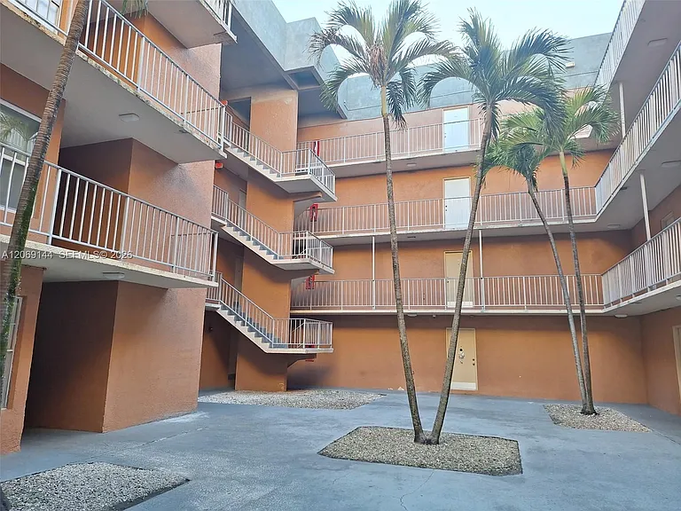 17600 NW 68th Ave #B4009 — Photo 2