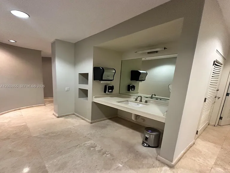 10275 Collins Ave #1428 — Photo 18
