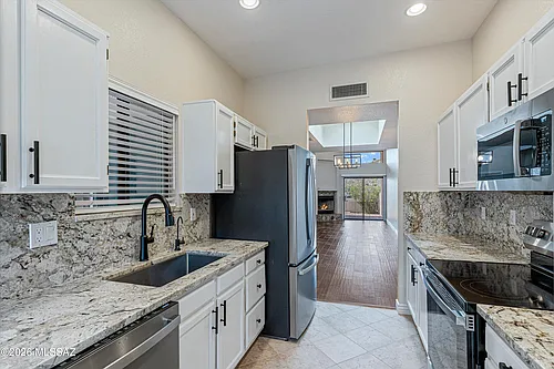 4992 N Valle Photo 1