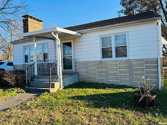 3rd image of 606 E Heacock St
