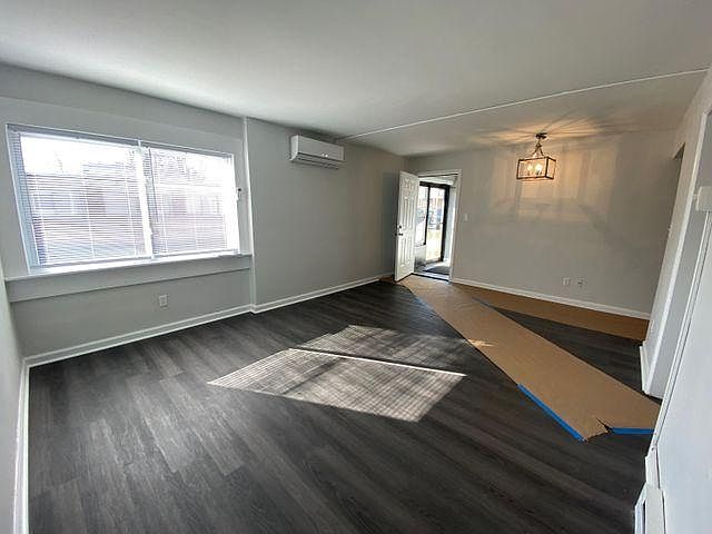 1st image of 433 Janette Ave SW #5