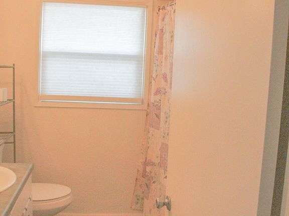 5th image of 1710 Luning St