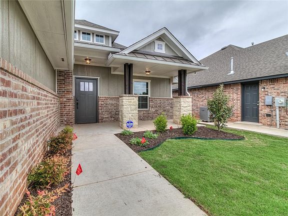 3rd image of 2713 Pebble Creek St