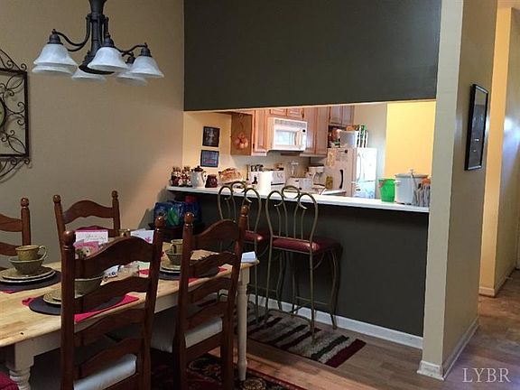 3rd image of 213 Countryplace Ln