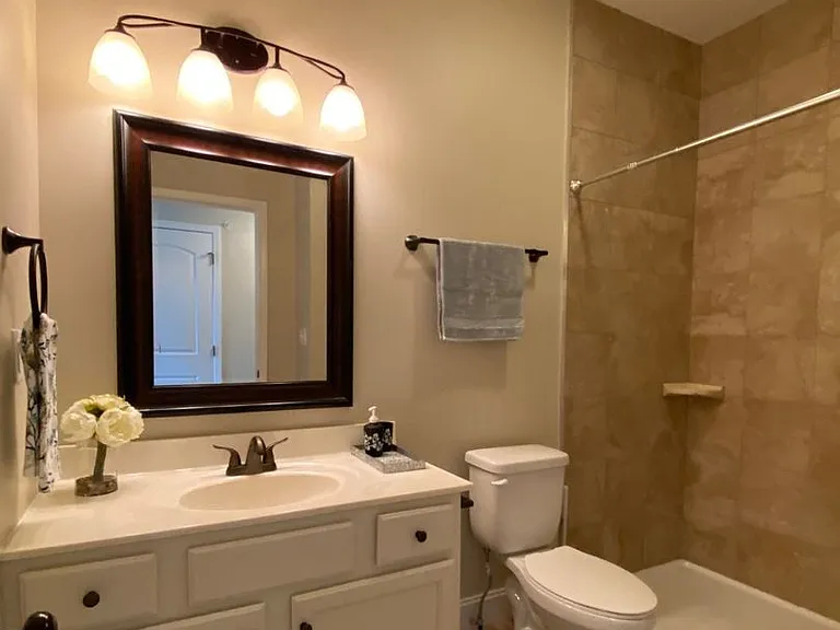 Eagle View Luxury Apartments — Photo 218