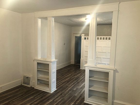 3rd image of 1127 Victory St #1129
