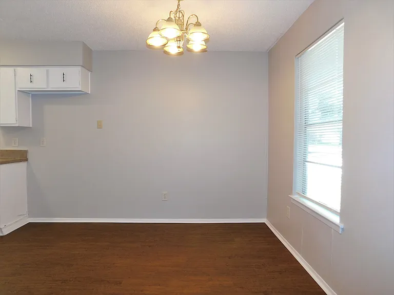 1401 Noble St — Photo 11