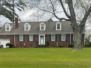 104 E Glen Haven Dr, Suffolk, VA 23437