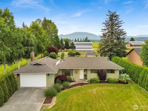 15561 Field Road, Bow, WA 98232