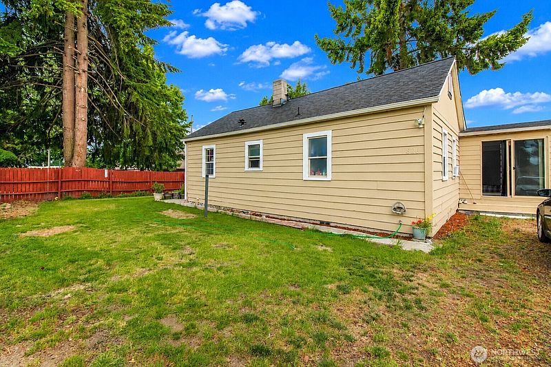 3rd image of 1826 G Street SE