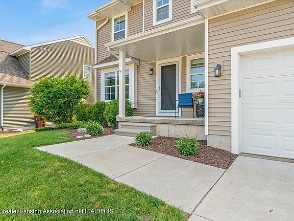 3rd image of 1115 Oakwood Dr