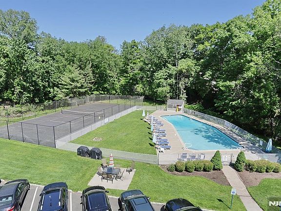 3rd image of 550 Fairview Ave APT 302