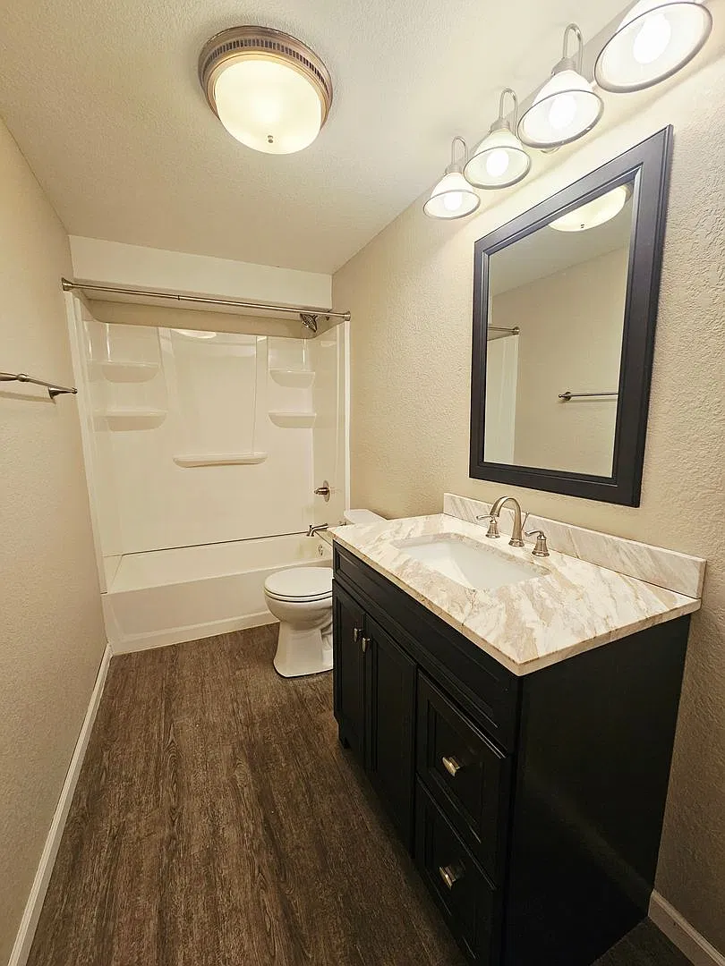 4 Bed | 3 Bath | Double Garage | Mall Ridge — Photo 3
