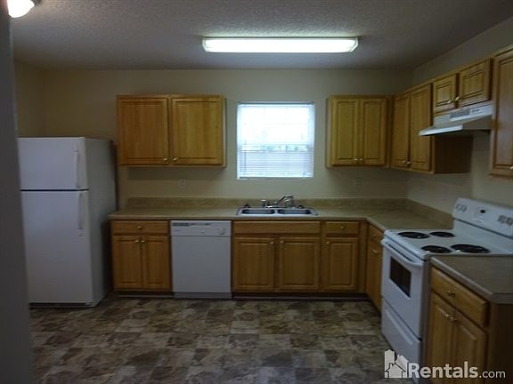 3rd image of 58 Mineral Springs Ln