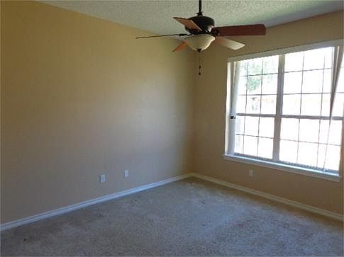 2nd image of 421 Whippoorwill Ln