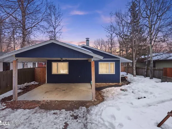 8325 Seaview St, Anchorage, AK 99502