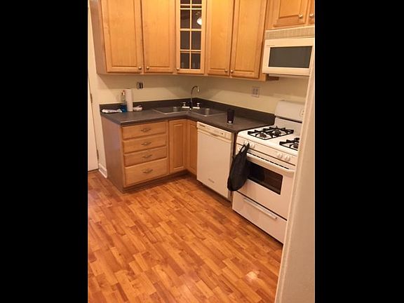 3rd image of 2013 W Cortland St #1