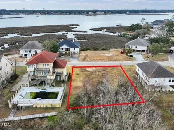 1966 Illing Ct, Biloxi, MS 39532