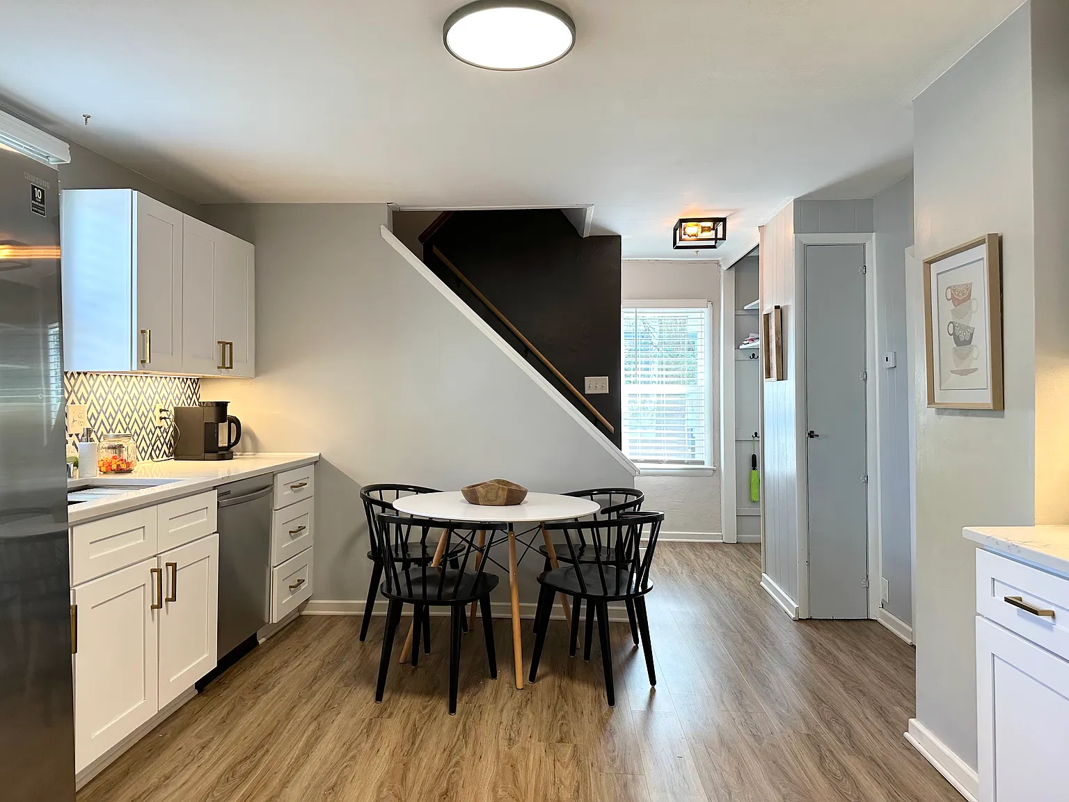 3 bed, 1137 sqft, $2,450 — Photo 2