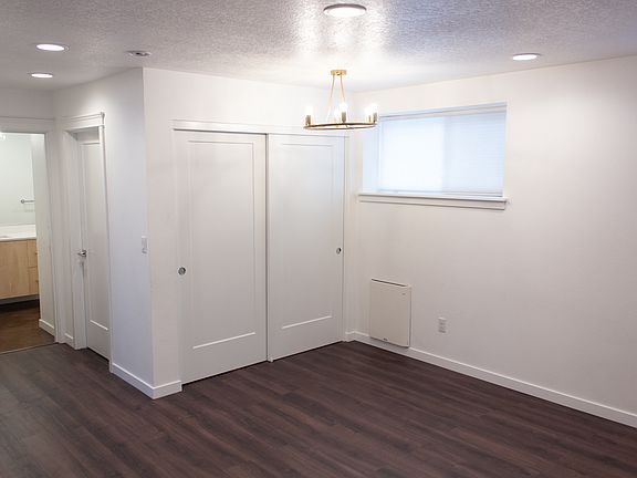 3rd image of 8038 SE Hawthorne Blvd #B