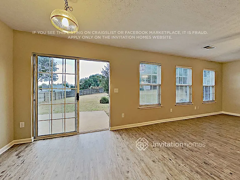 7355 Tatum Woods Dr — Photo 5