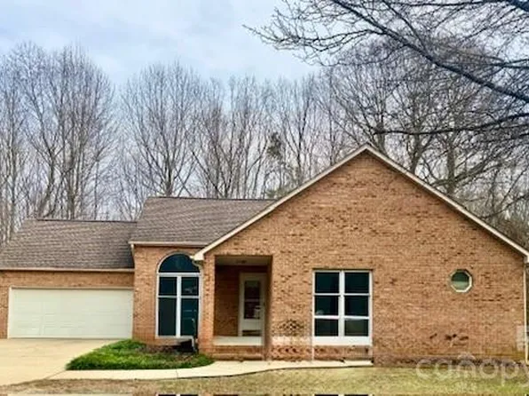 152 Kingfisher Dr, Mooresville, NC 28117