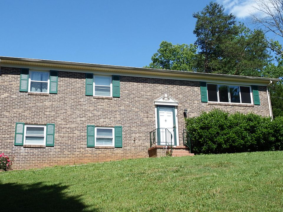 1st image of 6304 Gateway Ln