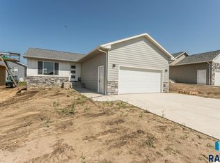 1808 E 70th St N, Sioux Falls, SD 57104