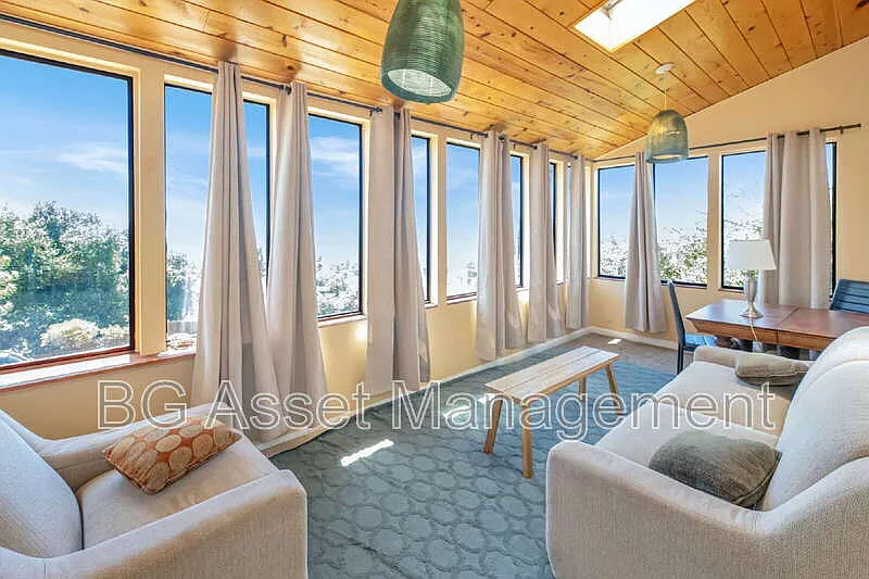 6606 Aqua Vista Ct