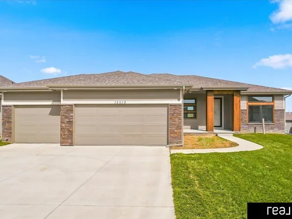 12019 S 44th St, Bellevue, NE 68123