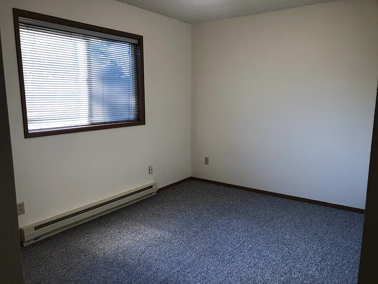 885 SE Klemgard St #4 — Photo 7