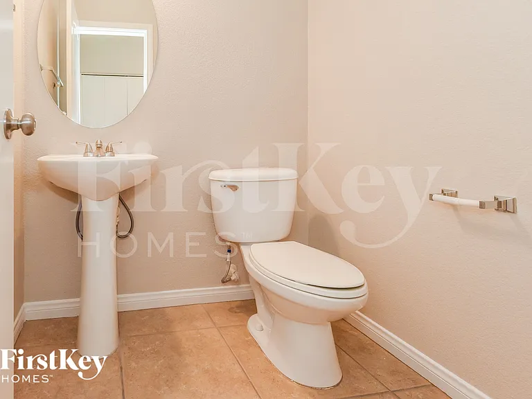 215 Del Cira Ave — Photo 13