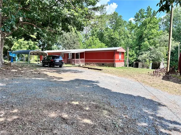 1270 Little Point Rd, Randleman, NC 27317