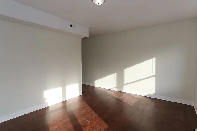2944 W Montrose Ave #3 — Photo 11