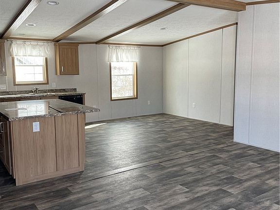 3rd image of 22 Flamingo Dr